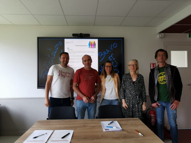 Signature de la charte Personnes Ressources